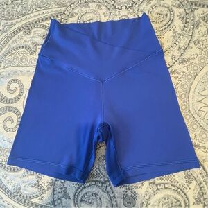 NWOT Offline by Aerie Royal Blue Real Me Crossover 5in Inseam Bike Shorts M